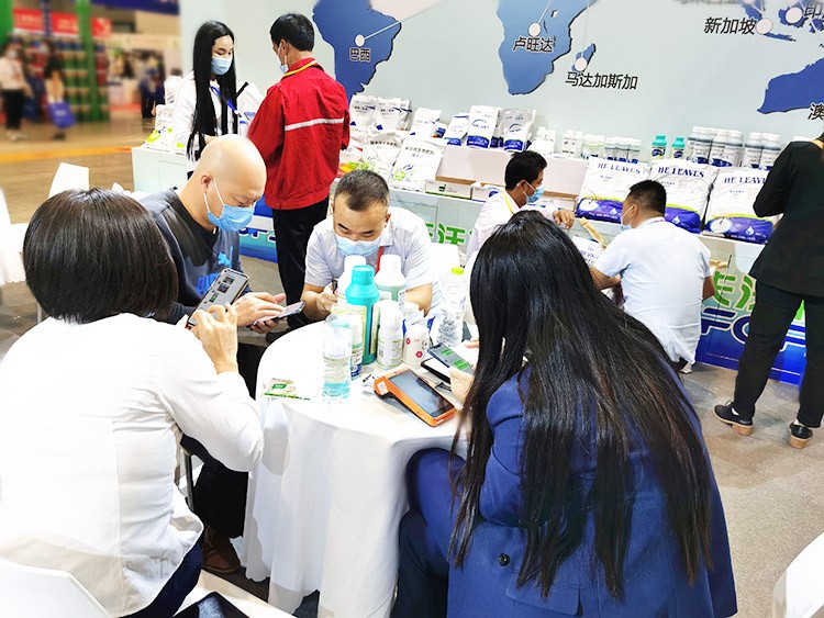 越是艱險越向前，越是困境越突破，夫沃施廣西會滿譽而歸！